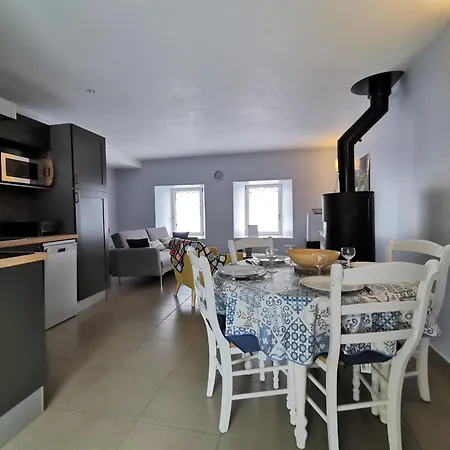 Renove Ideal Pour Randos Et Astronomie, Calme Assure, Proche Puy-en-velay Et Activites Nature. - Fr-1-582-318 *