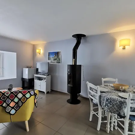 Renove Ideal Pour Randos Et Astronomie, Calme Assure, Proche Puy-en-velay Et Activites Nature. - Fr-1-582-318 *